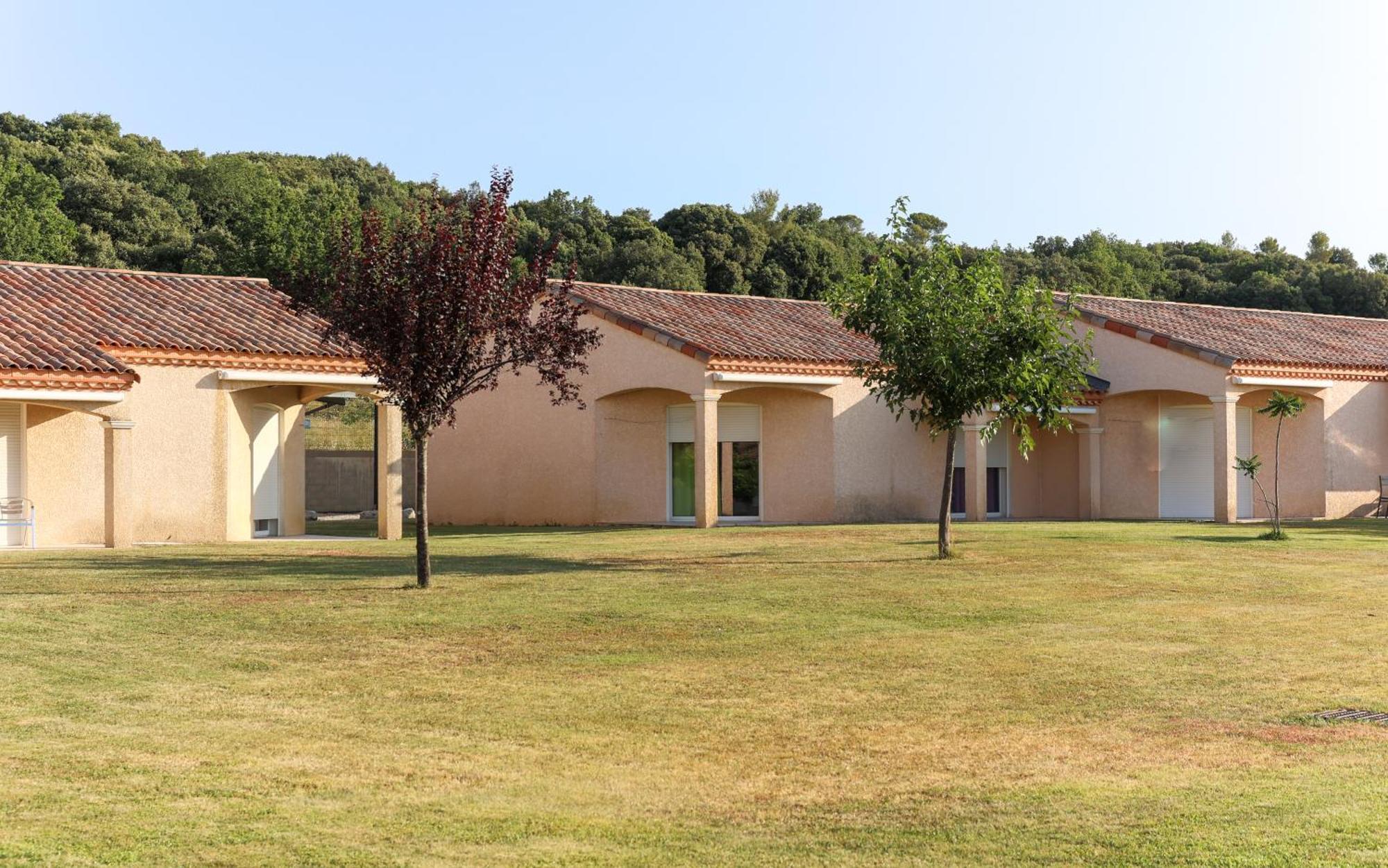 Park & Suites Village Gorges De L'Herault-Cevennes Brissac المظهر الخارجي الصورة