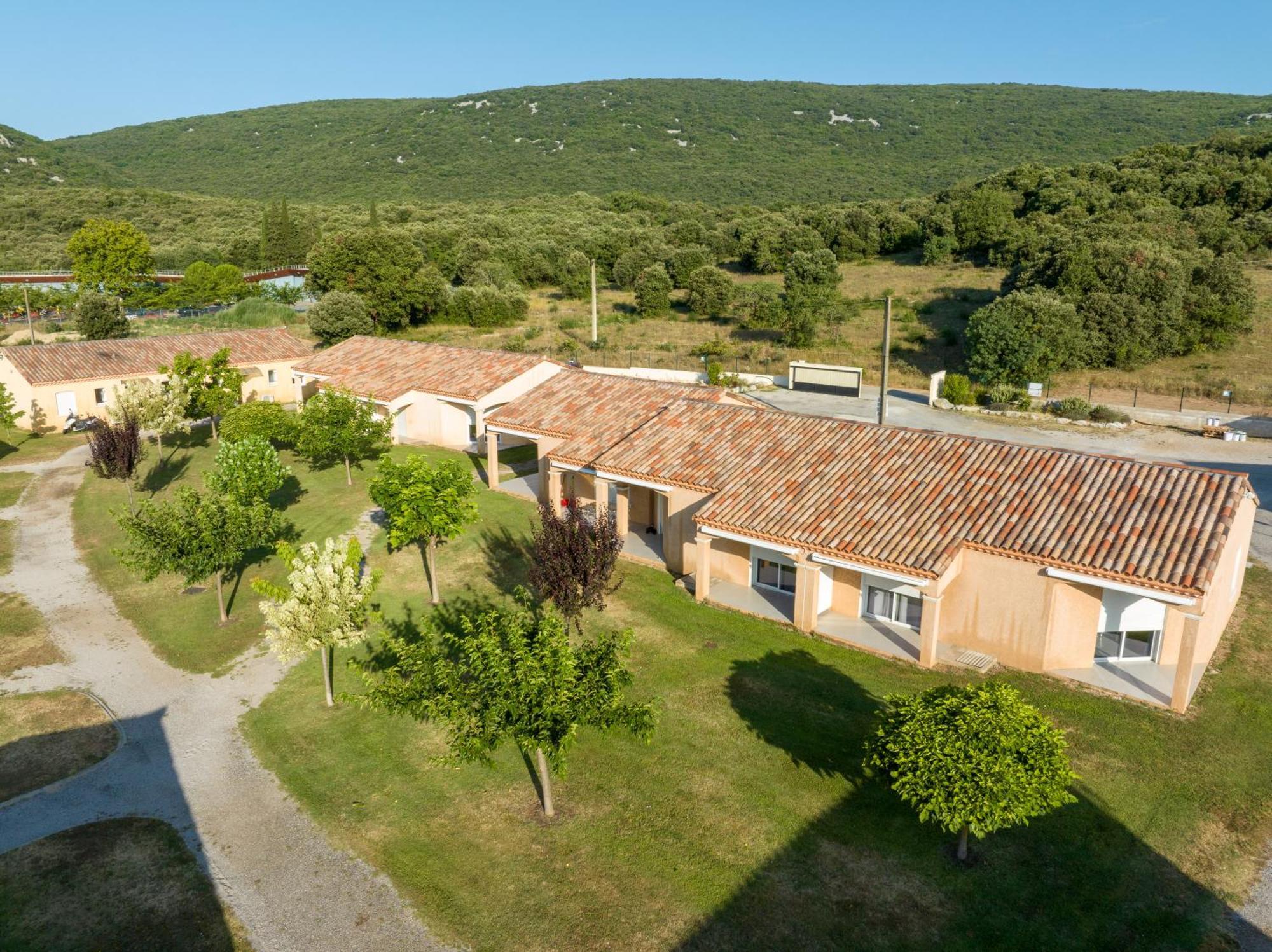 Park & Suites Village Gorges De L'Herault-Cevennes Brissac المظهر الخارجي الصورة