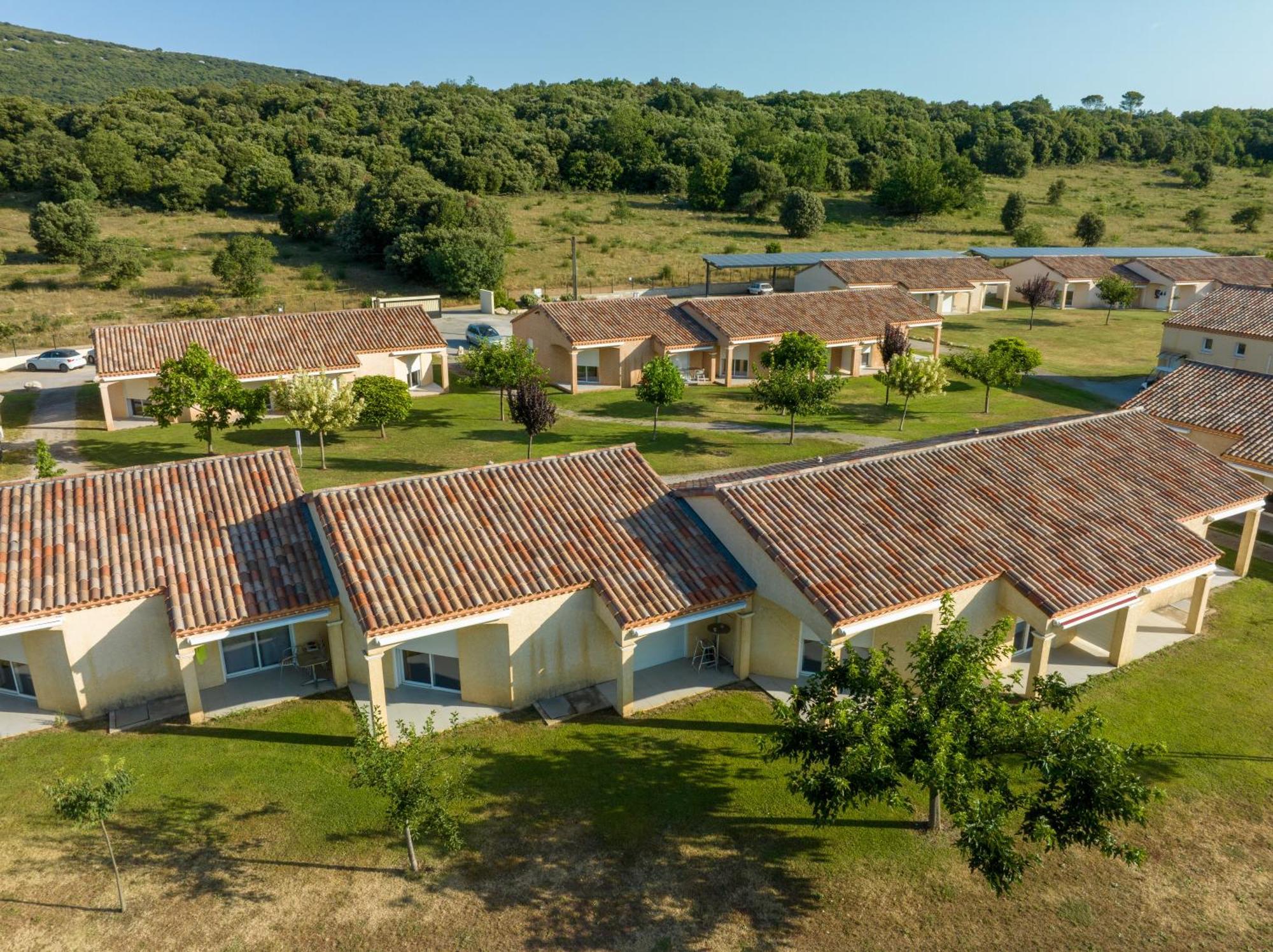 Park & Suites Village Gorges De L'Herault-Cevennes Brissac المظهر الخارجي الصورة