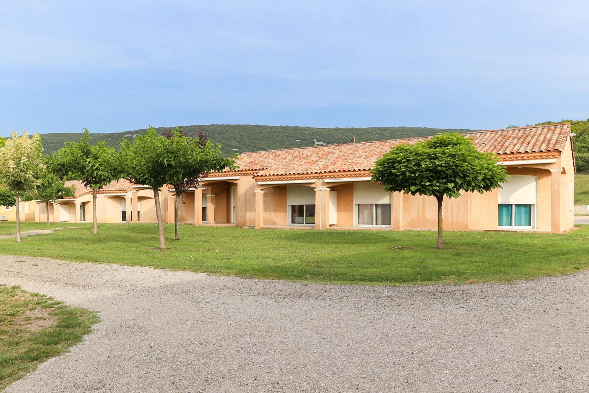 Park & Suites Village Gorges De L'Herault-Cevennes Brissac المظهر الخارجي الصورة